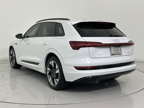 2021 Audi e-tron Premium