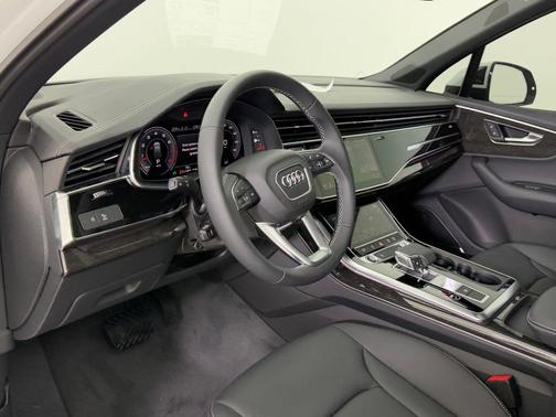 2026 Audi Q7 55 Prestige