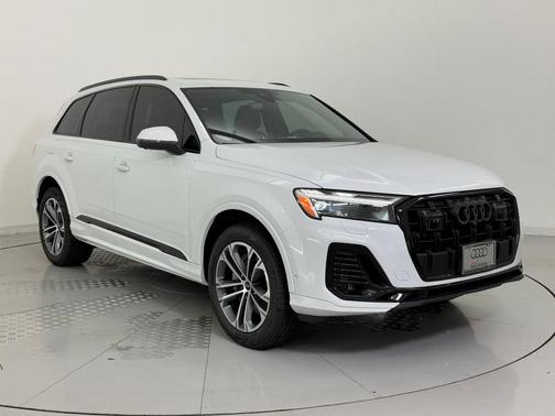 2026 Audi Q7 55 Premium