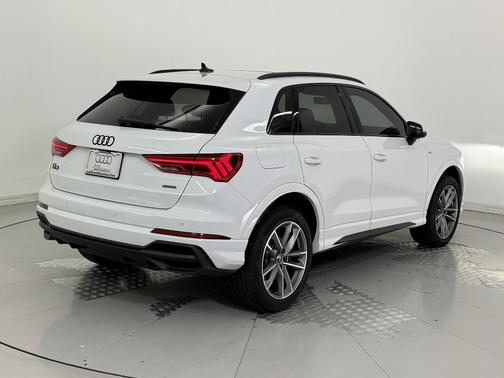 2024 Audi Q3 45 S line Premium Plus