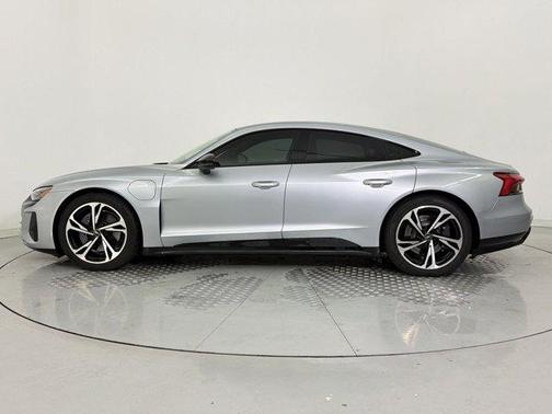 Florett Silver Metallic 2022 Audi e-tron GT Premium Plus