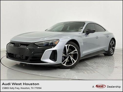 Florett Silver Metallic 2022 Audi e-tron GT Premium Plus