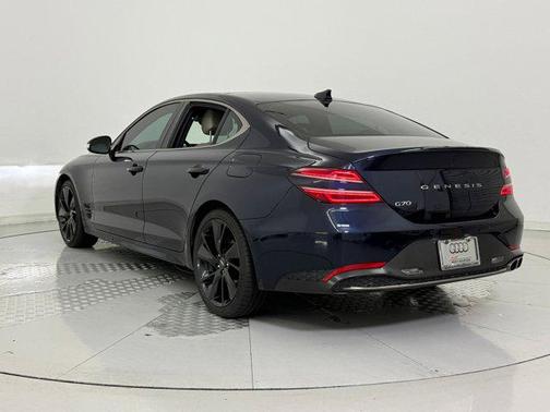 2023 Genesis G70 2.0T RWD