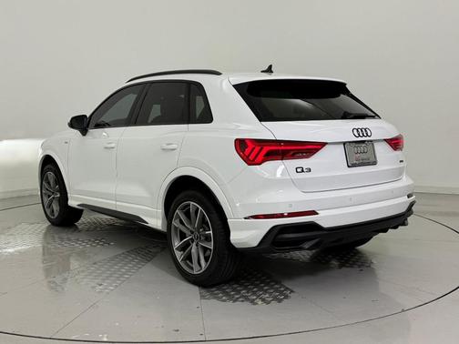 2025 Audi Q3 Premium 45 TFSI S line quattro Tiptronic