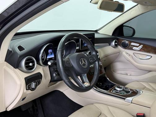 2017 Mercedes-Benz GLC 300 Base