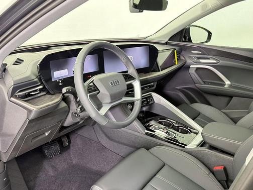 Daytona Gray Metallic 2026 Audi Q5 Premium Plus TFSI quattro S tronic