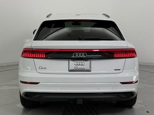 2021 Audi Q8 55 Premium