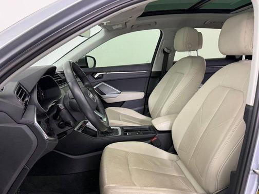 2022 Audi Q3 40 Premium