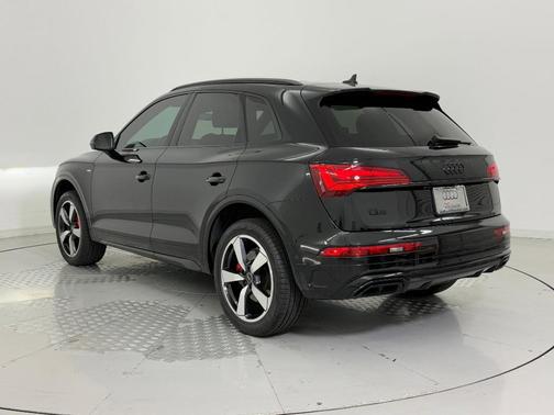 2024 Audi Q5 45 S line Prestige