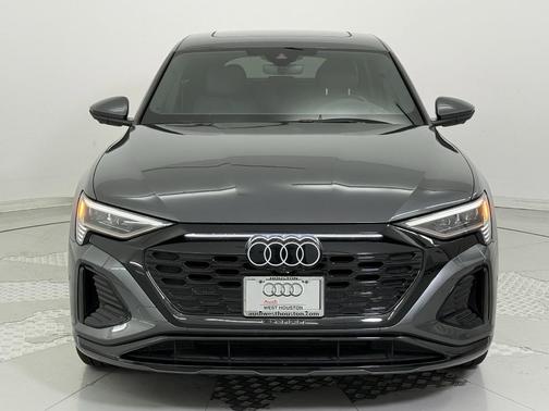 2024 Audi Q8 e-tron Prestige