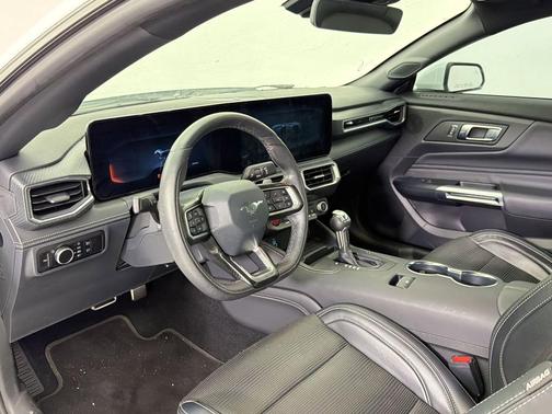 OXFORD WHITE 2024 Ford Mustang GT Premium