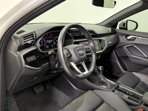 2024 Audi Q3 45 S line Premium Plus