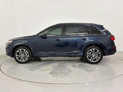 Waitomo Blue Metallic 2026 Audi Q7 45 Premium Plus