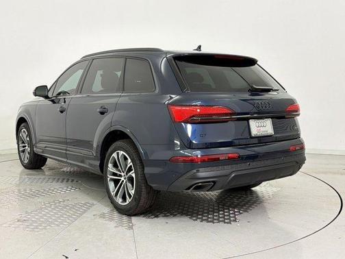 Waitomo Blue Metallic 2026 Audi Q7 45 Premium Plus