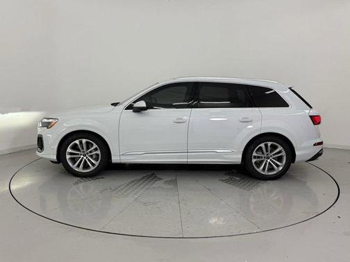 2025 Audi Q7 55 Prestige