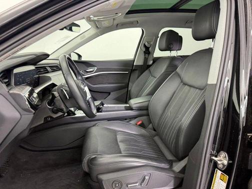 2021 Audi e-tron Prestige