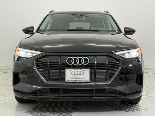 2021 Audi e-tron Prestige
