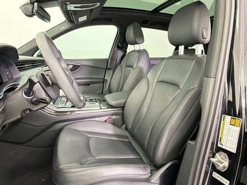 Mythos Black Metallic 2023 Audi Q7 45 Premium