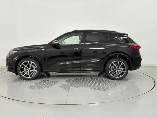 Mythos Black Metallic 2026 Audi Q5 Prestige TFSI quattro S tronic