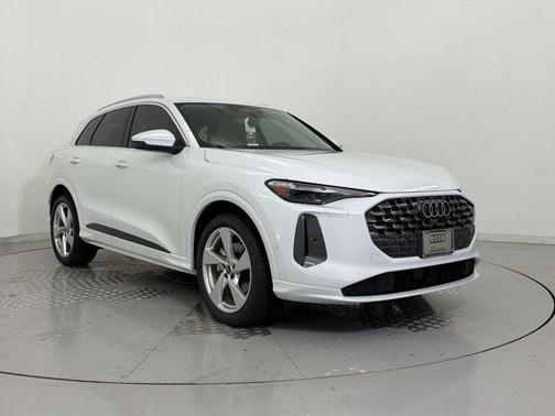 Glacier White Metallic 2026 Audi Q5 Prestige TFSI quattro S tronic