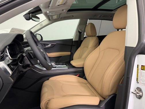 Glacier White Metallic 2026 Audi Q8 55 Prestige