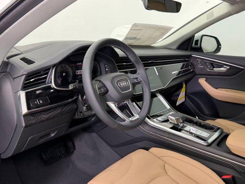 Glacier White Metallic 2026 Audi Q8 55 Prestige