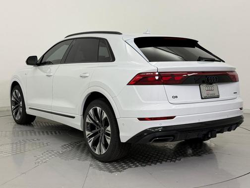 Glacier White Metallic 2026 Audi Q8 55 Prestige
