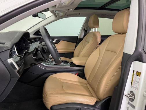 2023 Audi Q8 55 Premium