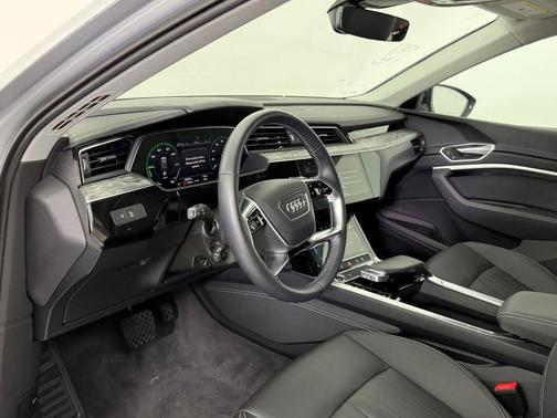 2021 Audi e-tron Premium