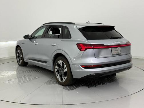 2021 Audi e-tron Premium