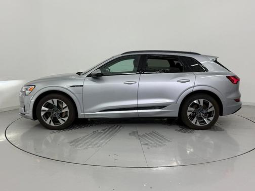 2021 Audi e-tron Premium