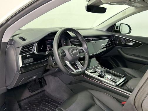 Glacier White Metallic 2020 Audi Q8 55 Premium Plus