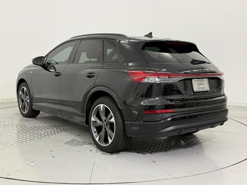 2024 Audi Q4 e-tron Premium Plus 55 quattro