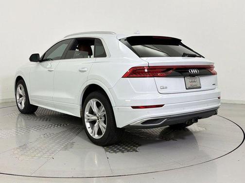 Glacier White Metallic 2023 Audi Q8 55 Premium