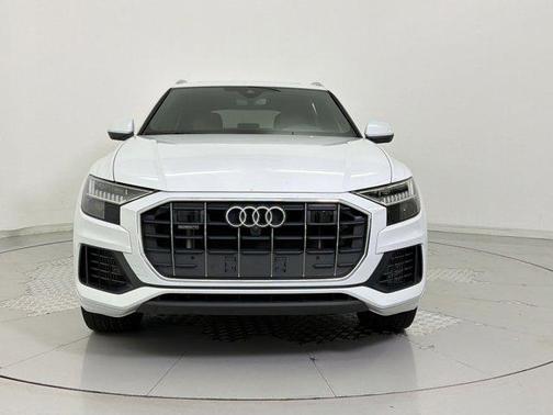 Glacier White Metallic 2023 Audi Q8 55 Premium