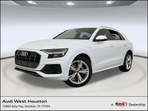 Glacier White Metallic 2023 Audi Q8 55 Premium