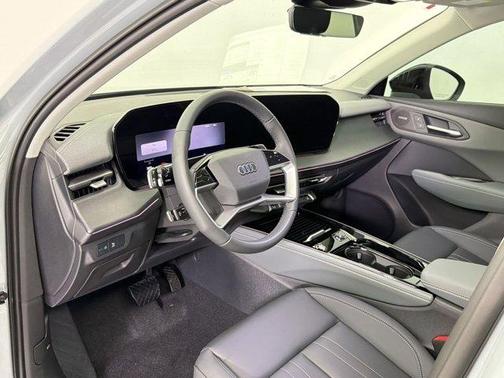 Arrow Gray Pearl Effect 2026 Audi Q3 TFSI quattro S tronic