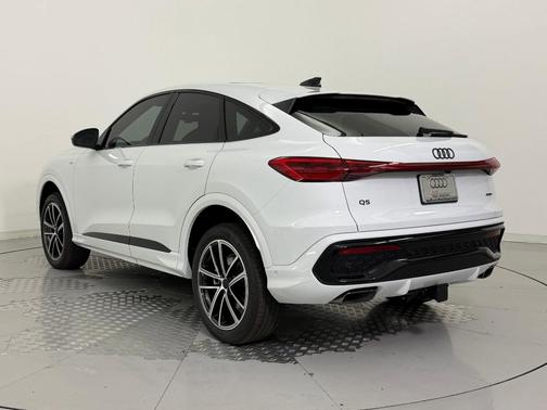 Glacier White Metallic 2026 Audi Q5 Sportback Premium Plus