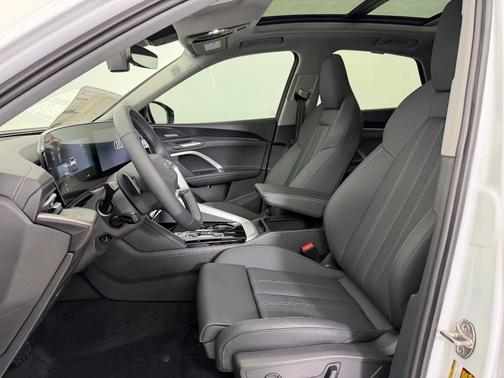 Glacier White Metallic 2026 Audi Q5 Sportback Premium Plus