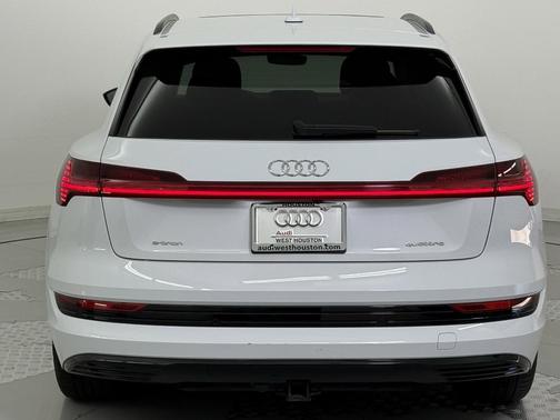 2021 Audi e-tron Premium Plus
