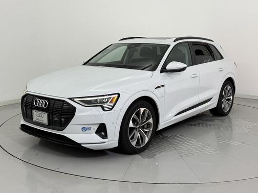 2021 Audi e-tron Premium Plus