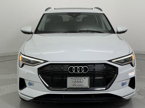 2021 Audi e-tron Premium Plus