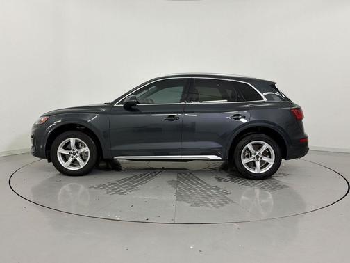 Manhattan Gray Metallic 2023 Audi Q5 40 Premium