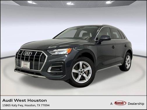 Manhattan Gray Metallic 2023 Audi Q5 40 Premium