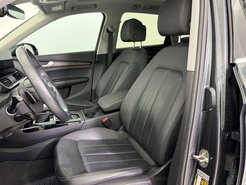 Manhattan Gray Metallic 2023 Audi Q5 40 Premium