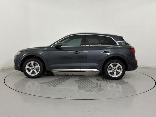 Manhattan Gray Metallic 2023 Audi Q5 40 Premium