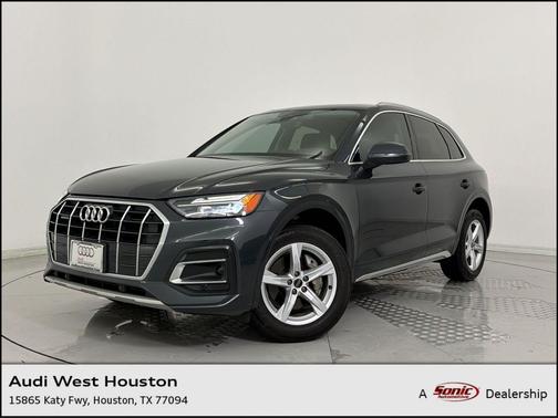 Manhattan Gray Metallic 2023 Audi Q5 40 Premium