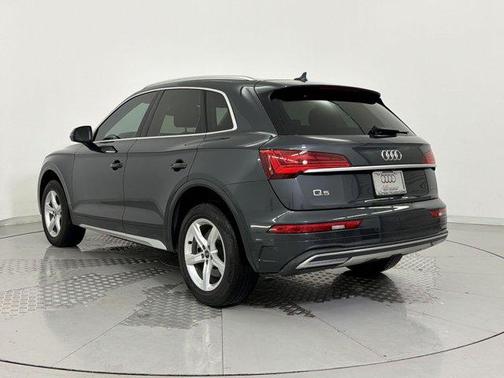 Manhattan Gray Metallic 2023 Audi Q5 40 Premium