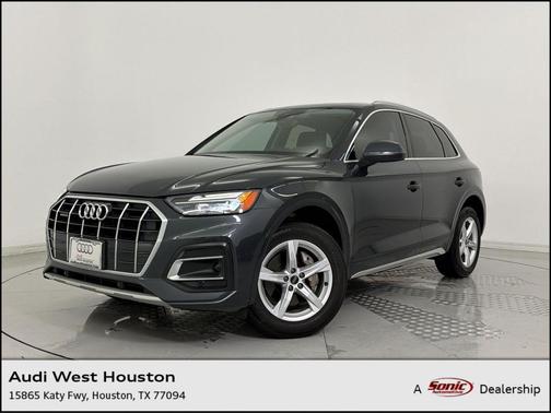 Manhattan Gray Metallic 2023 Audi Q5 40 Premium