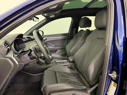 2025 Audi Q3 Premium 45 TFSI S line quattro Tiptronic